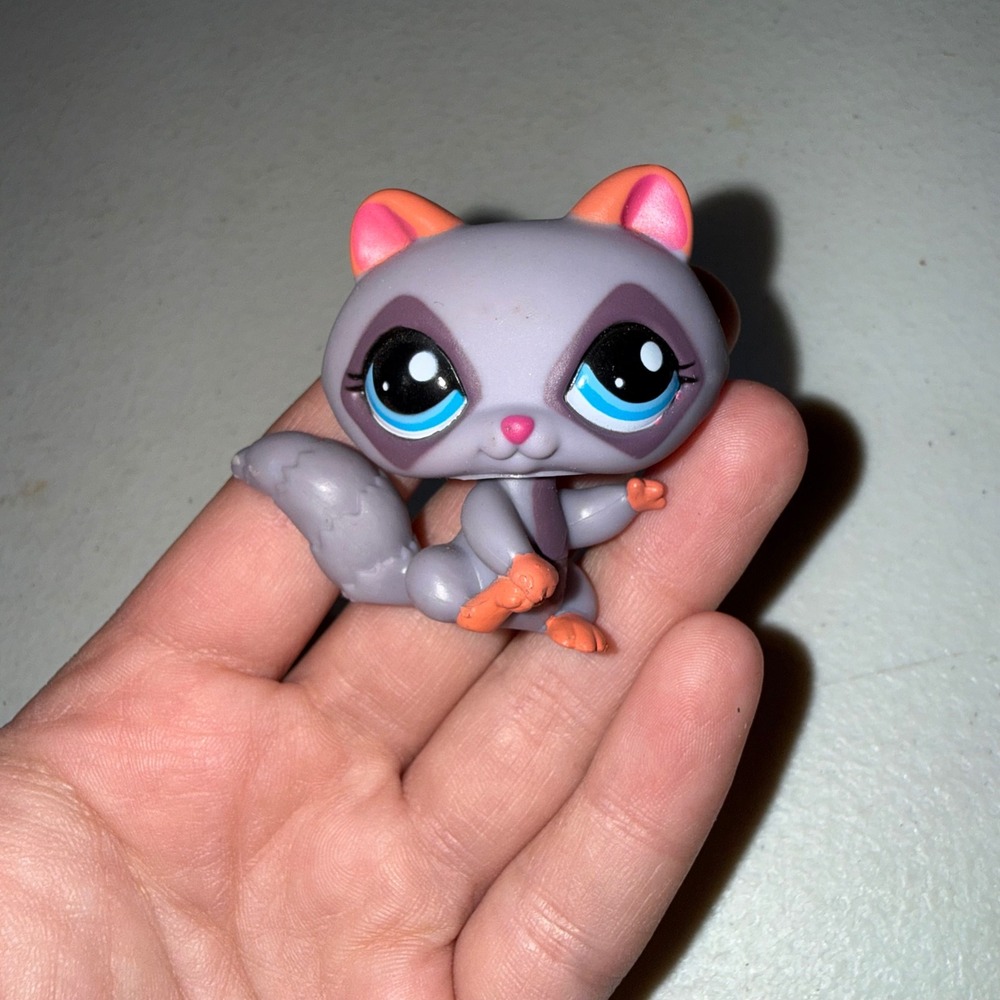 Littlest Pet Shop (LPS) Raccoon #1730, 2008